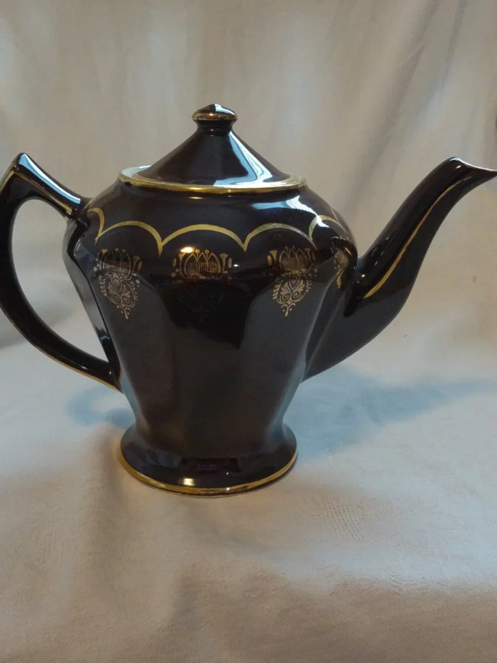 Hall Teapot Vintage Brown with Gold